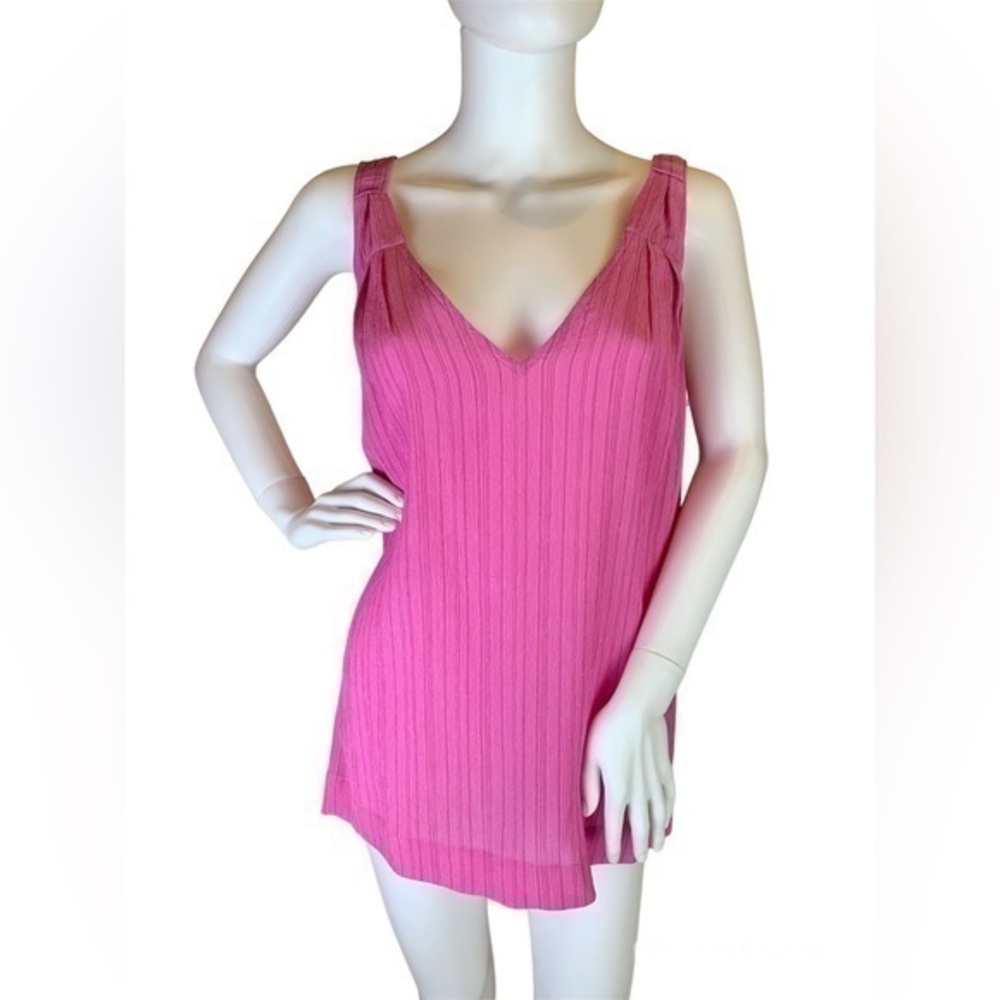 Pink 100% silk camisole Banana Republic size large gently worn and dry cleaned